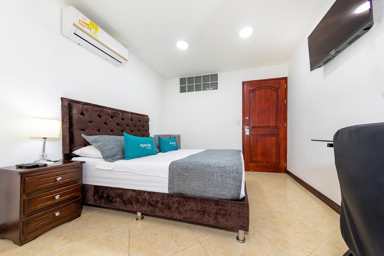 Hotel Ayenda Palo Alto Medellín Buitenkant foto