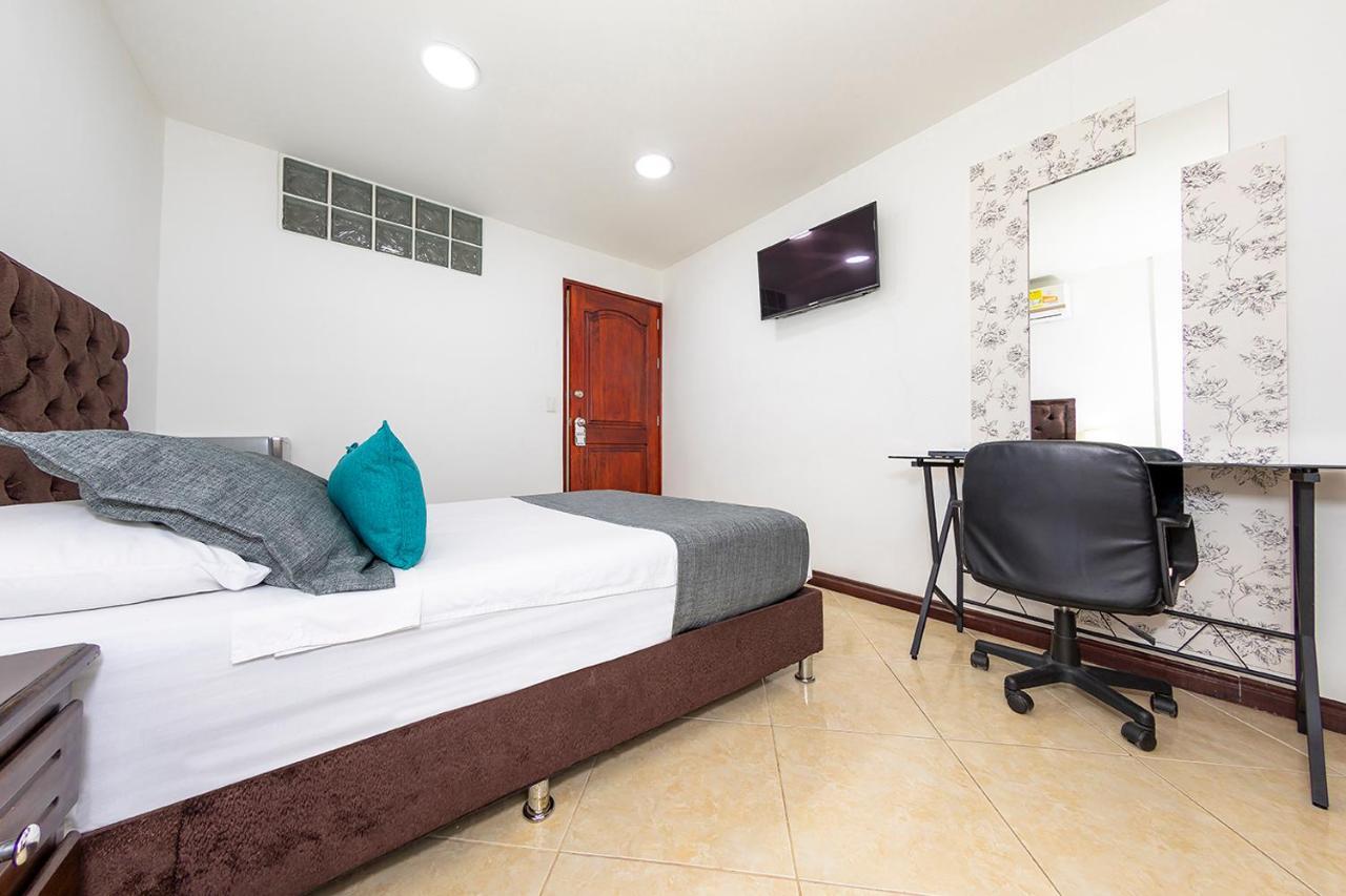 Hotel Ayenda Palo Alto Medellín Buitenkant foto